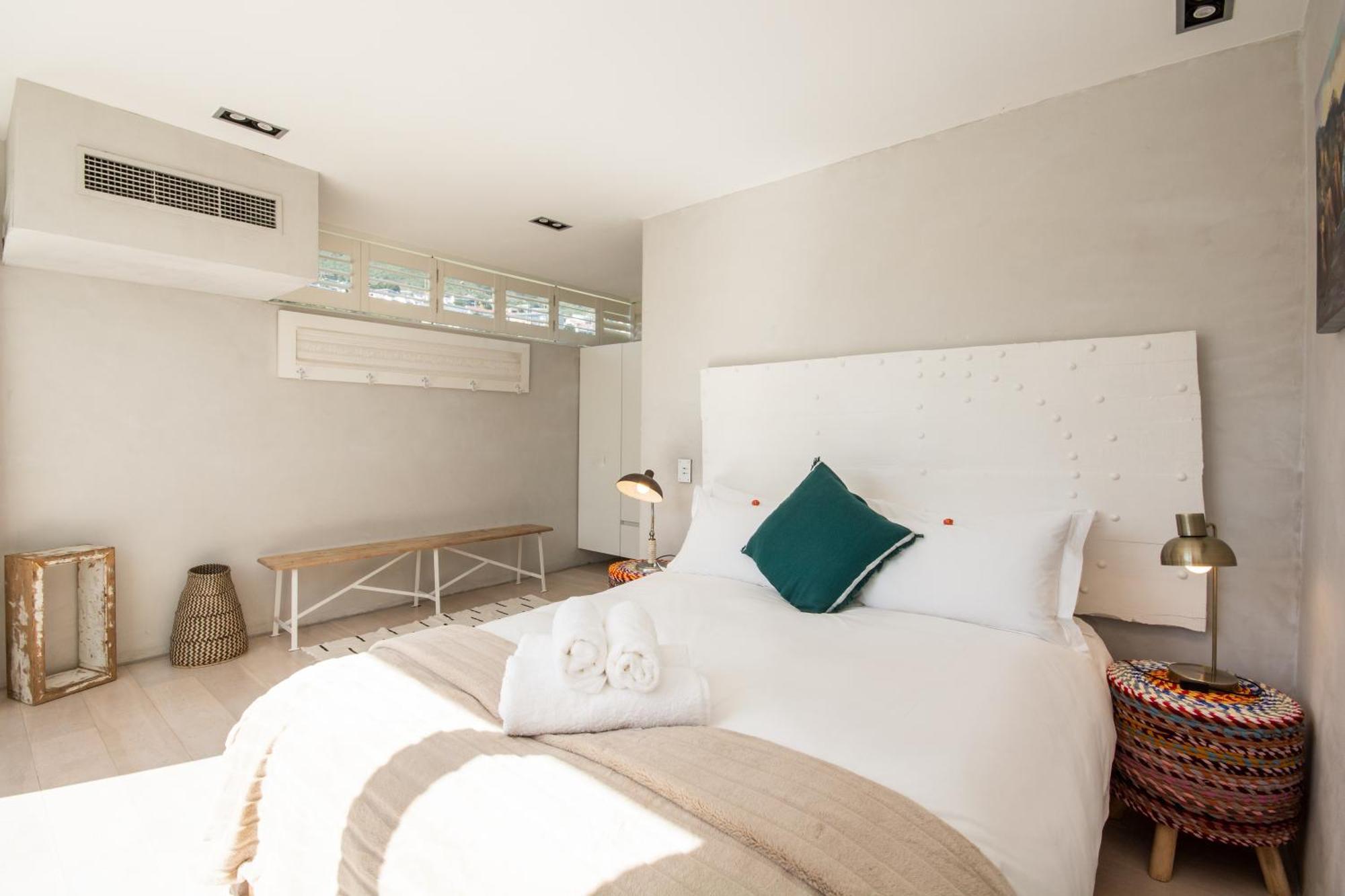 Luxury Camps Bay Penthouse With Spectacular Views Le Cap