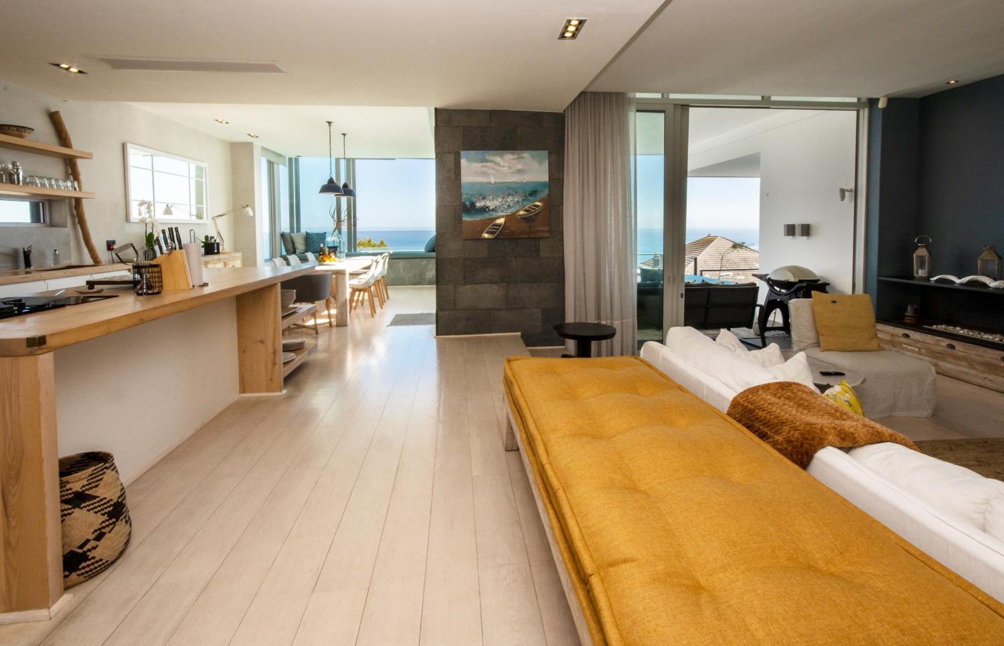 Luxury Camps Bay Penthouse With Spectacular Views *