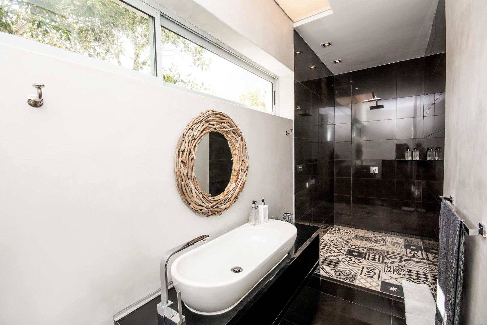 Luxury Camps Bay Penthouse With Spectacular Views Appartement Le Cap